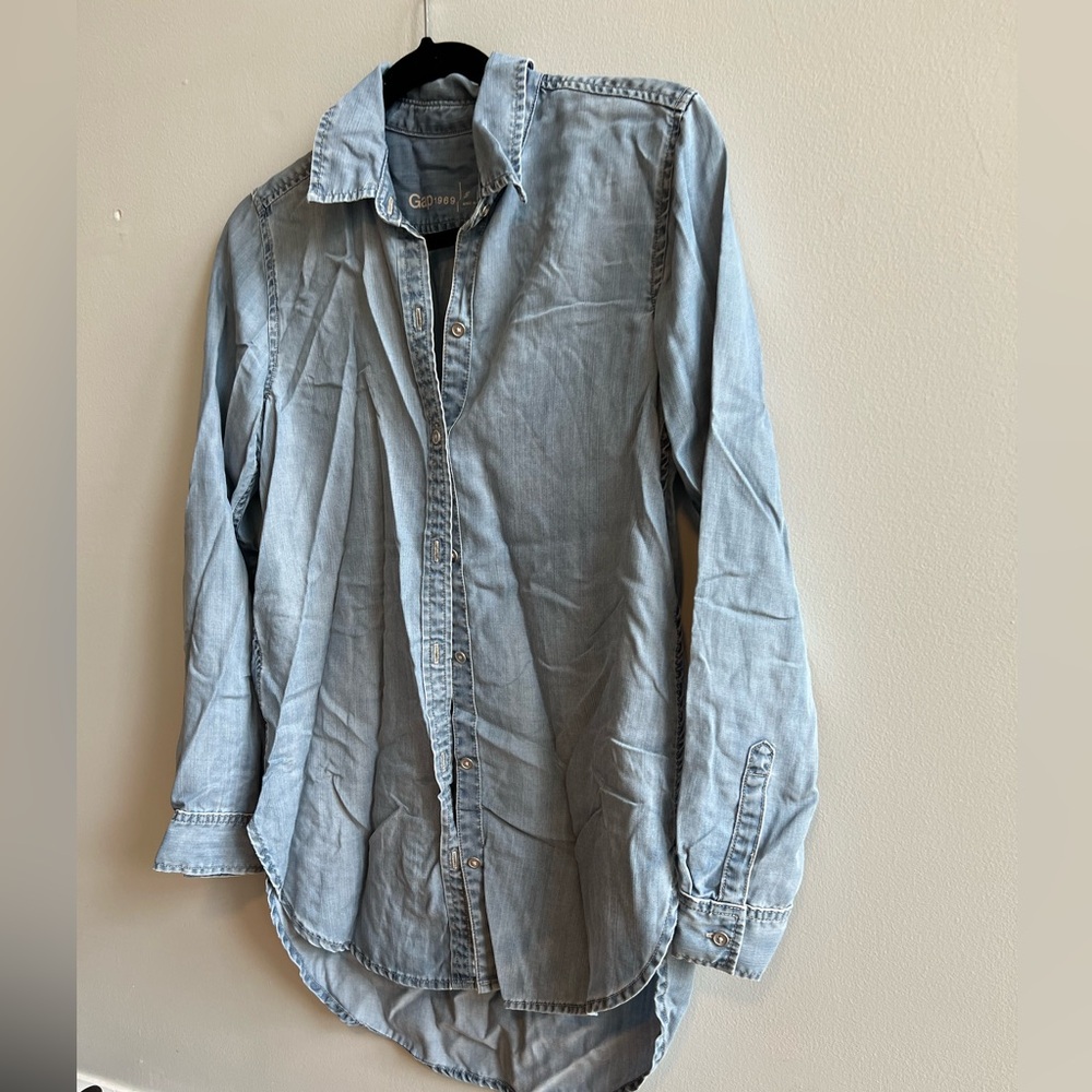 Gap Light Blue Denim Button-Up Shirt size small